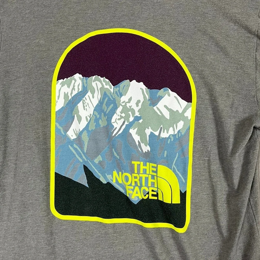 The North Face T-Shirt Mens S Long Sleeve Gray Mountain Graphic EUC